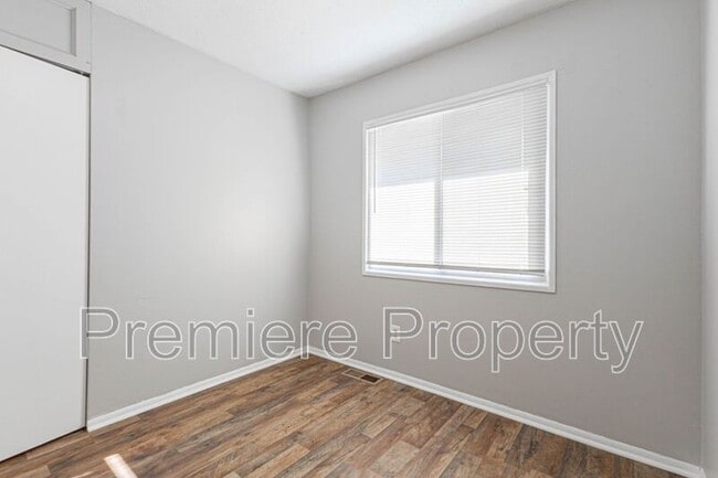 Building Photo - 7600 E 50th St