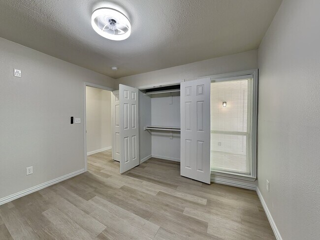 Building Photo - 4348 Spindletree Ln