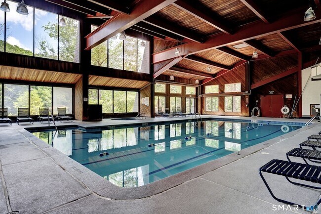 Building Photo - 355 Ledge Dr