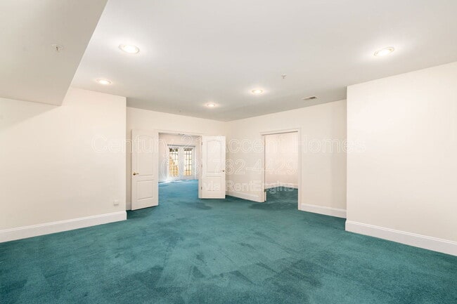 Building Photo - 8401 Tysons Trace Ct