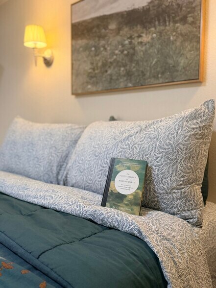 Building Photo - 701 Cedar St