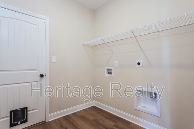 Building Photo - 11356 Sawyers Vly Dr