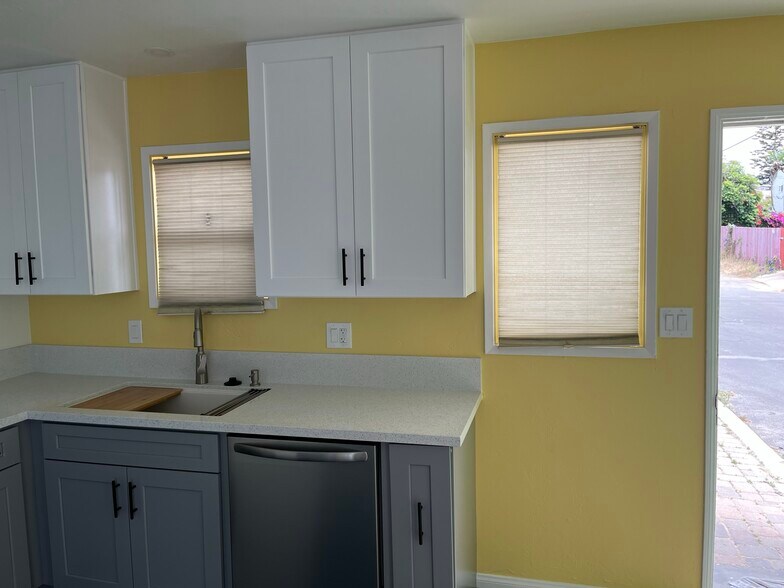 Building Photo - 4826 Dawes St