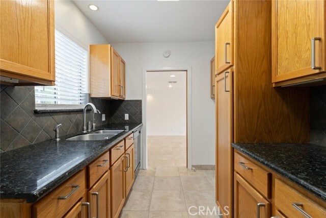 Building Photo - 8440 Oakdale Ave