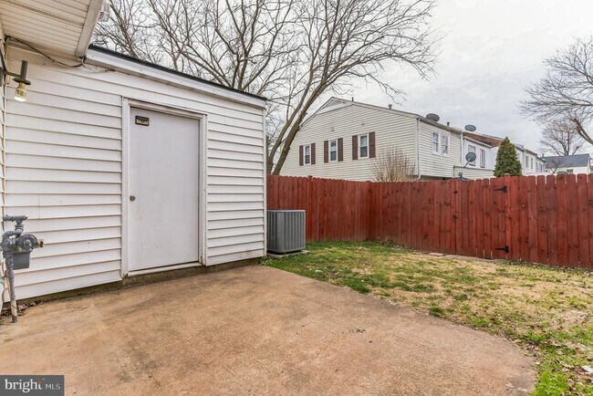 Building Photo - 10177 Irongate Way