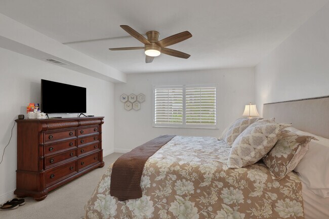 Building Photo - 3510 Antarctic Cir