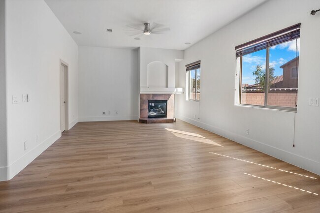 Building Photo - Beautifully Updated 4-Bedroom Home with 3-...