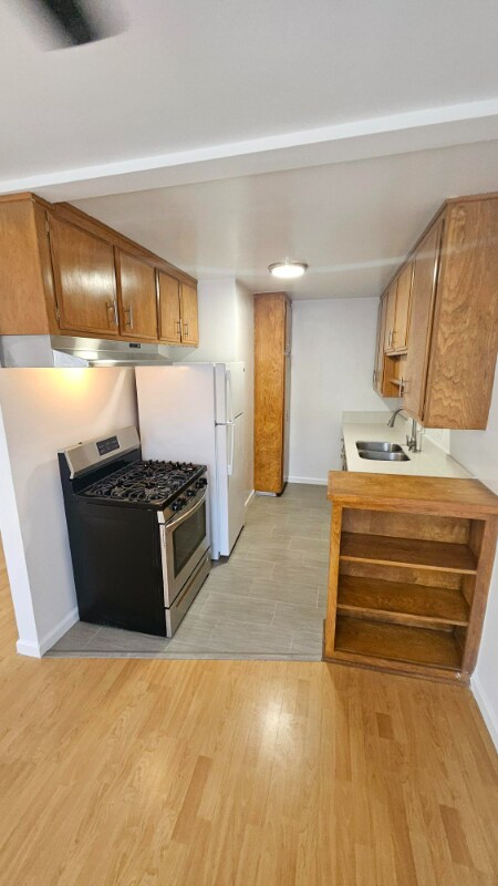 Building Photo - 545 Hayworth Ave