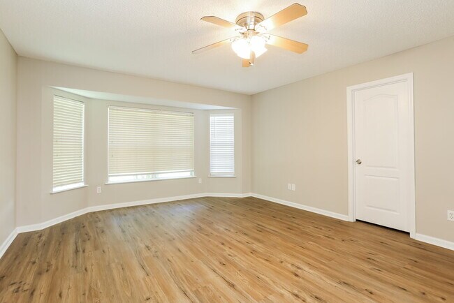 Building Photo - 7114 Tarpon Ct