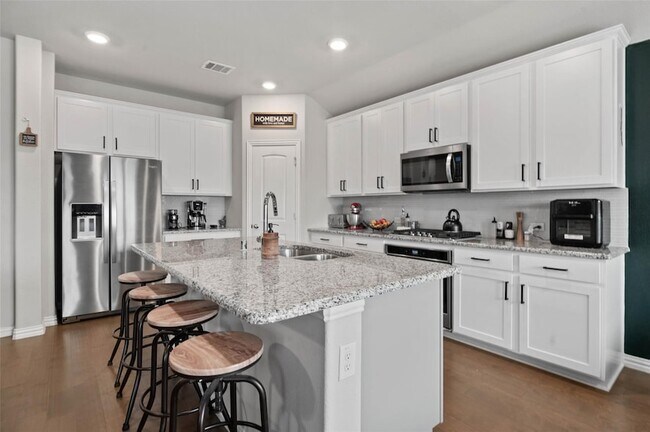 Building Photo - 5404 Everly Ct