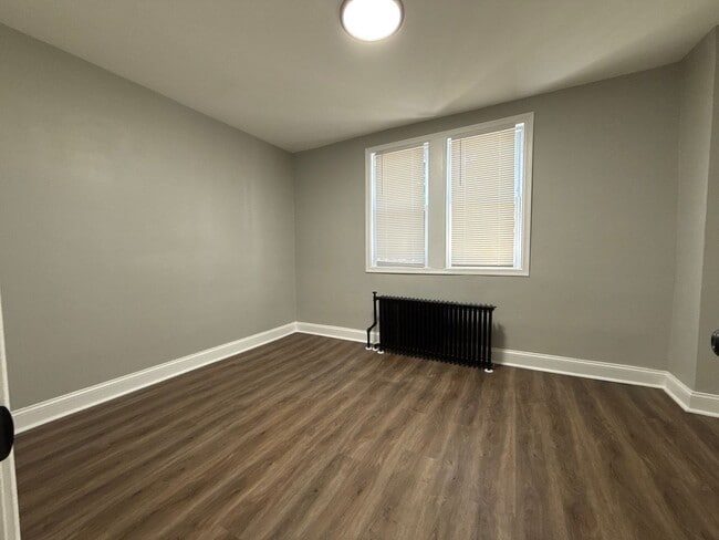 Building Photo - cozy 2 bedroom house in Baltimore
