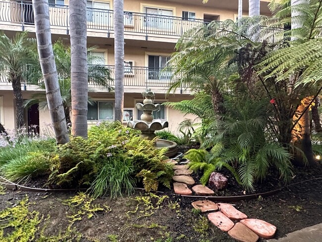 Building Photo - 7555 Linda Vista Rd