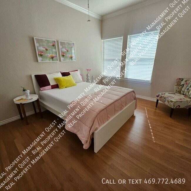 Building Photo - 2522 Waterstone Dr