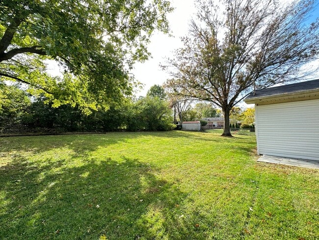 Building Photo - COMING SOON! Lovely 3 BR House in Tates Creek! Garage, Fenced Backyard, Pets Ok