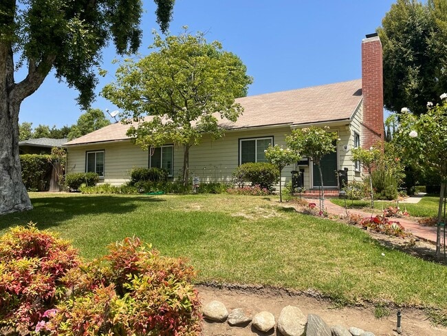 Building Photo - AMAZING PASADENA HOME- COMPLETELY REMODELED