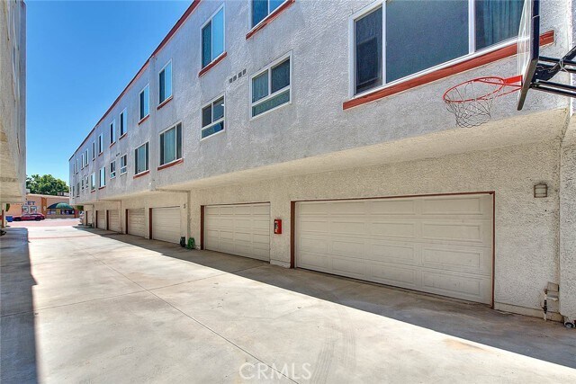 Building Photo - 2231 Cedar St