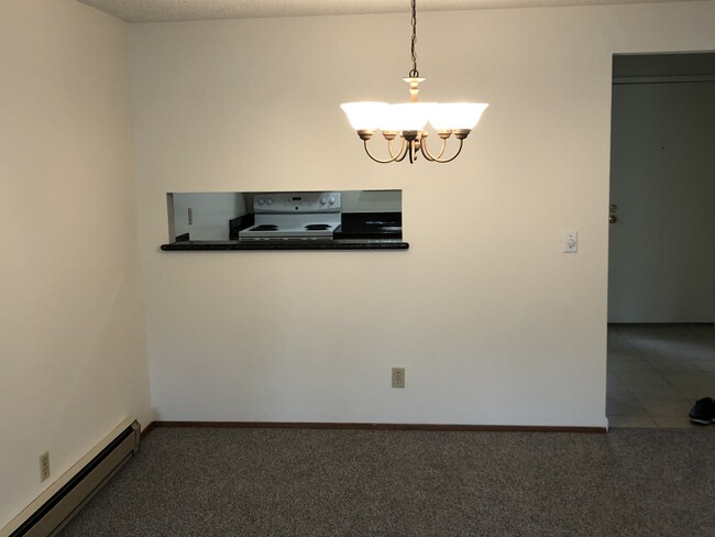 Building Photo - 4008 Farm Hill Blvd