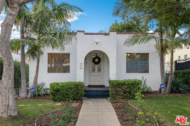 Building Photo - 927 N Edinburgh Ave