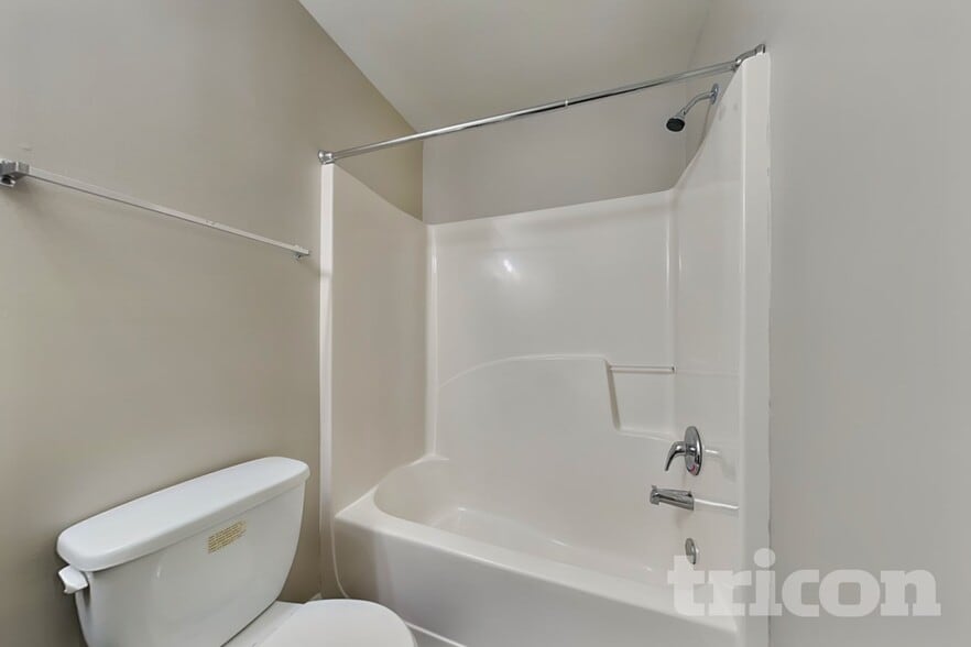 Building Photo - 30 Silver Willow Walk