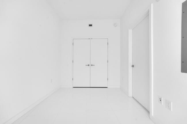 Building Photo - 851 NE 1st Ave