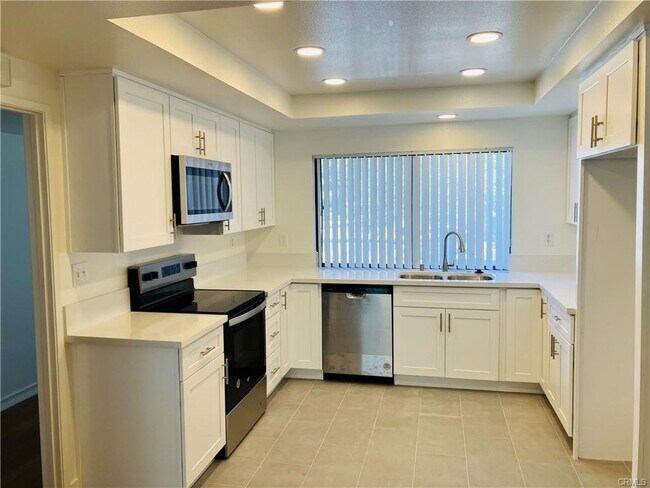 Building Photo - 5 Wild Goose Ct