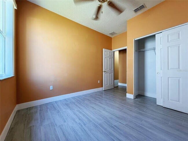 Building Photo - 194 Sand Ridge Dr
