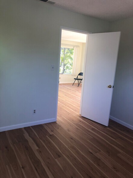 Building Photo - 497 La Conner Dr
