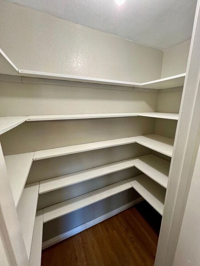 Building Photo - Spacious 4 BR/2.5 BA Townhouse in Carlsbad...