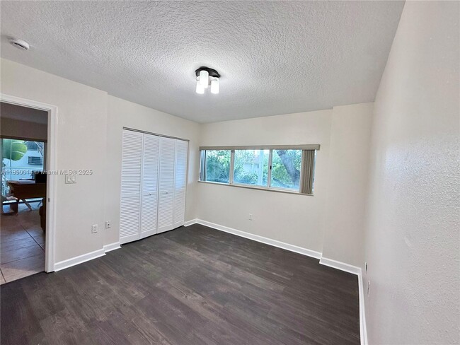 Building Photo - 630 85th St