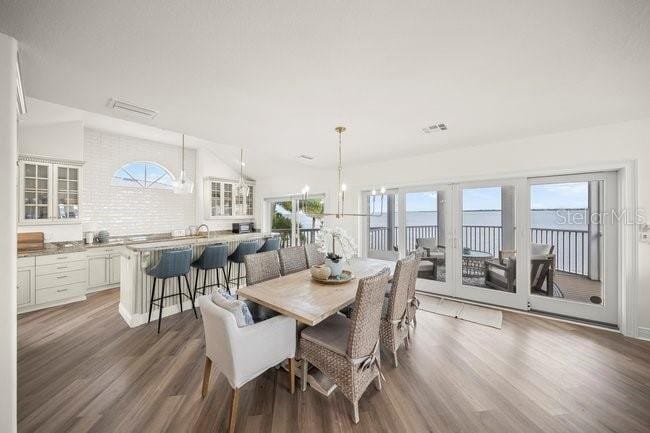 Building Photo - 527 56th St