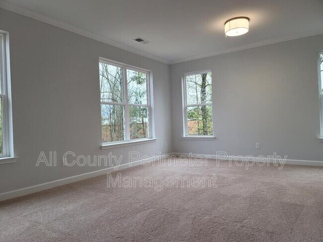 Building Photo - 30 Wren Dr