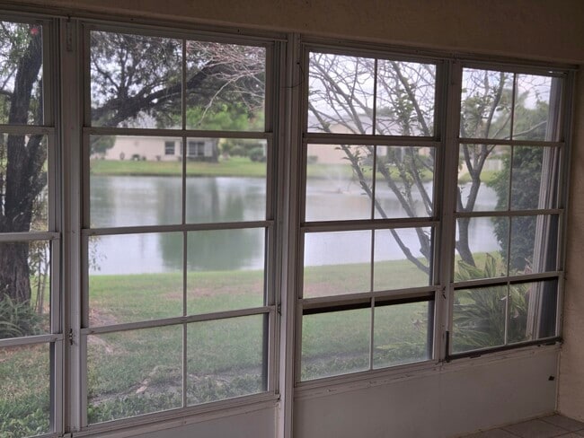 Building Photo - 4234 SE Home Way