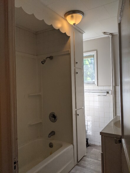 Building Photo - 152 W Seneca St