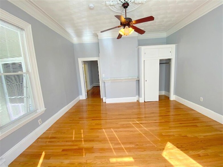 Building Photo - 58 Vinal Ave