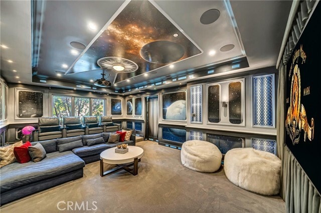 Building Photo - 2037 Delphine Ln