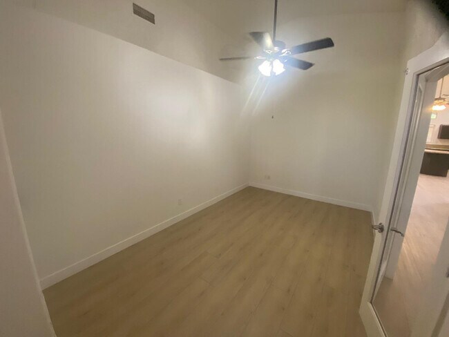 Building Photo - 8122 E Theresa Dr