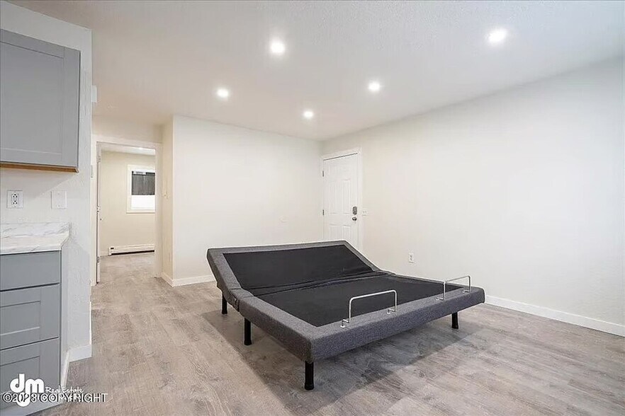 Building Photo - 701 Bragaw St