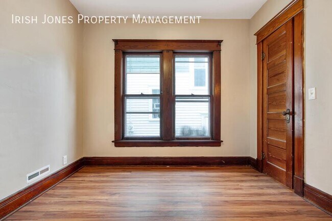 Building Photo - 67 Newman Pl