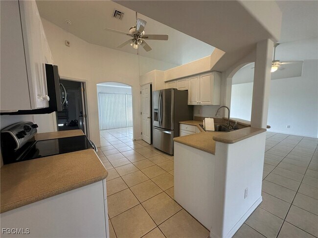 Building Photo - 3929 NW 42nd Ave