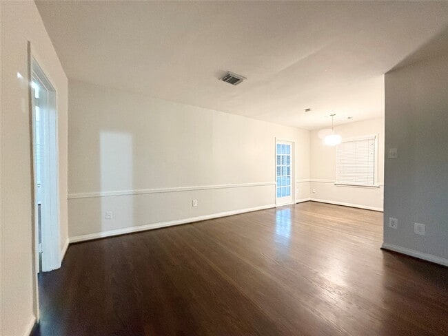 Building Photo - 4010 Yupon St