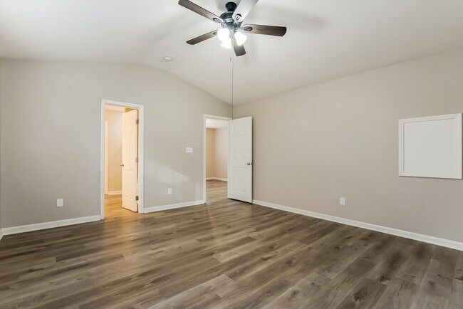 Building Photo - 230 Appsmill Pl