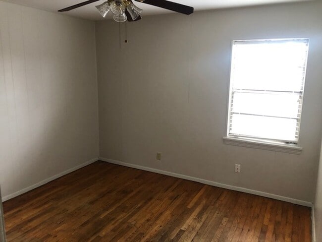 Building Photo - Remodeled Sunset Acres Home