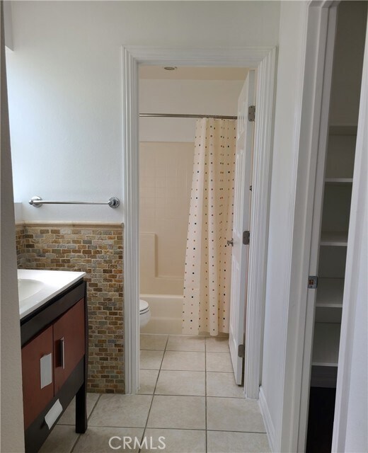 Building Photo - 19041 Rockwood Dr