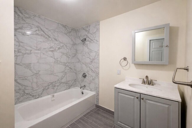 Building Photo - 64 S 13th St