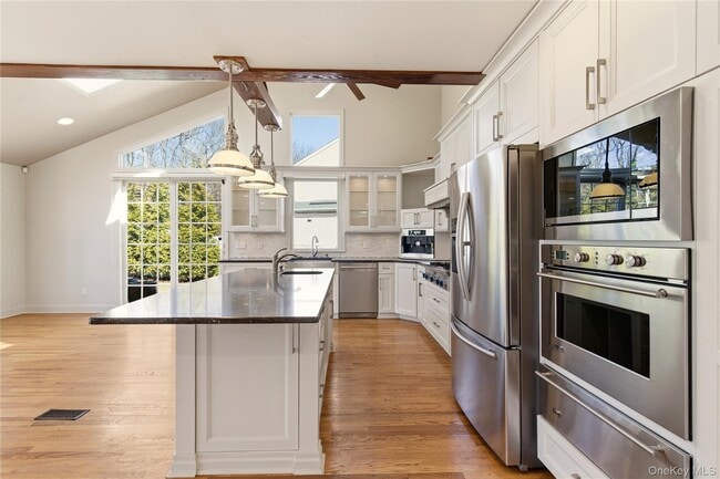 Building Photo - 24 Green Dr