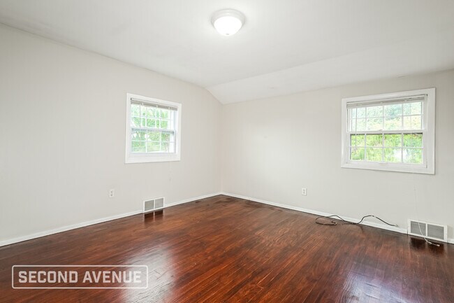 Building Photo - 947 Garden City Dr