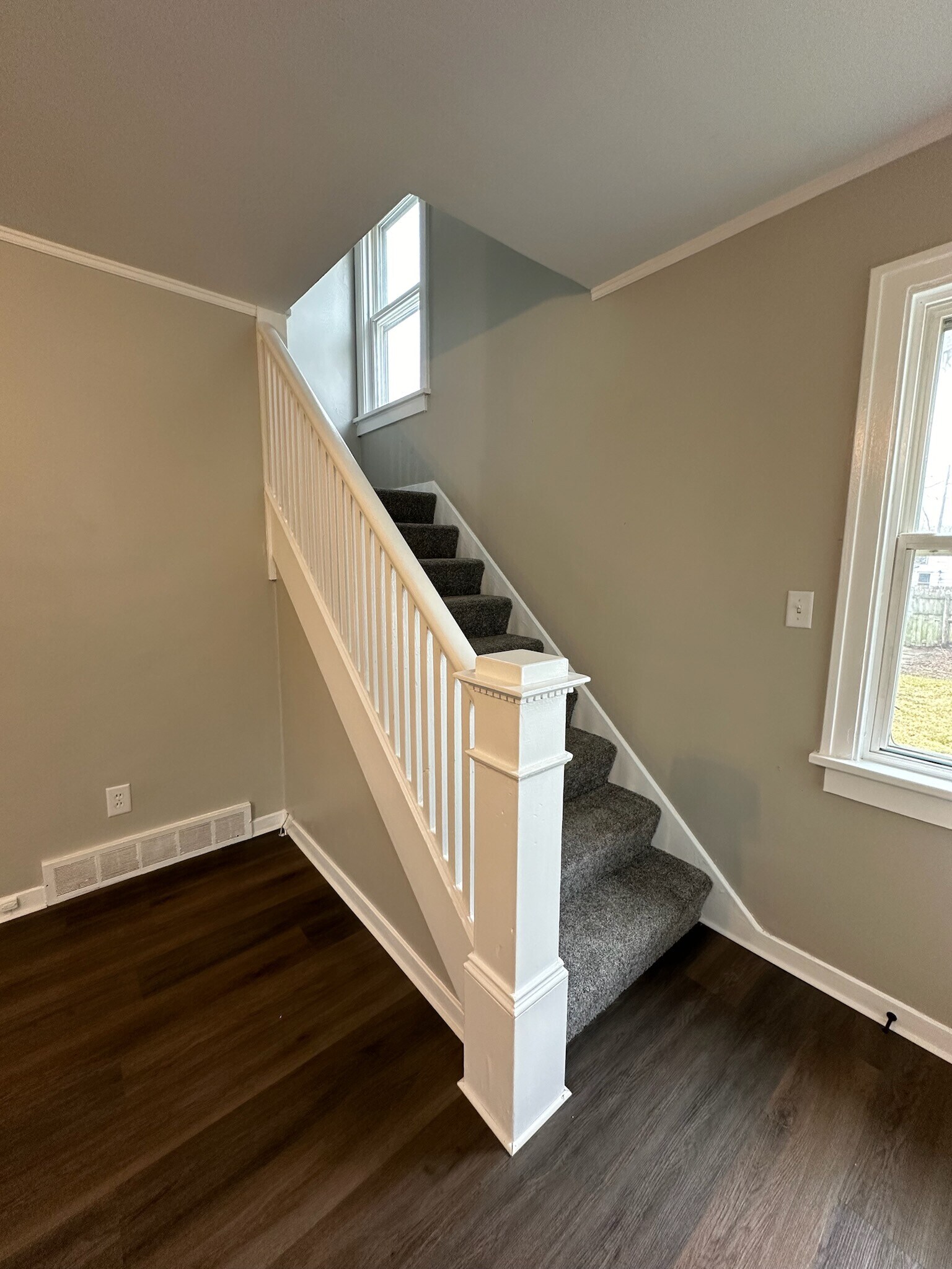 2nd Level Staircase - 154 W Plumer St