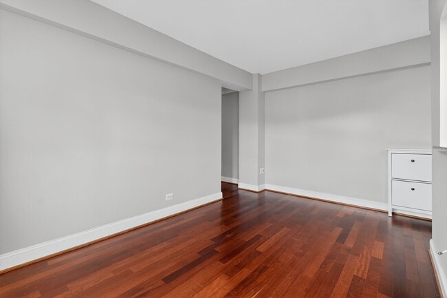 Building Photo - 2100 19th St NW