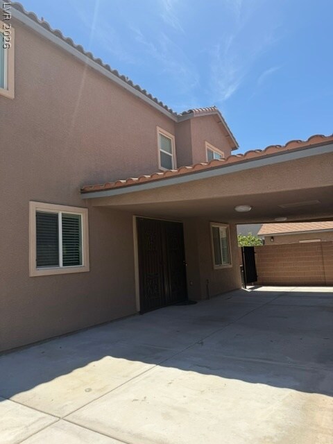 Building Photo - 6460 W Diablo Dr