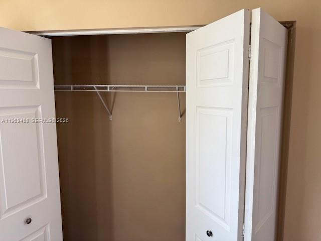 Building Photo - 2402 NE 41st Pl